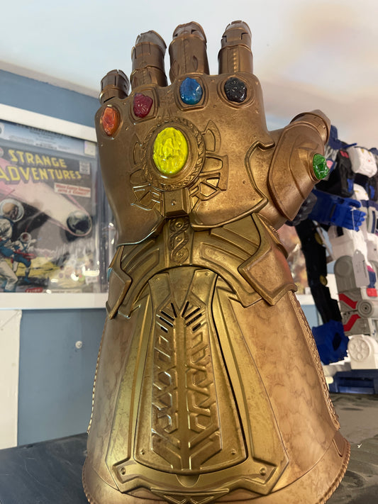 Marvel Legends Series Infinity Gauntlet “Thanos” NWOB